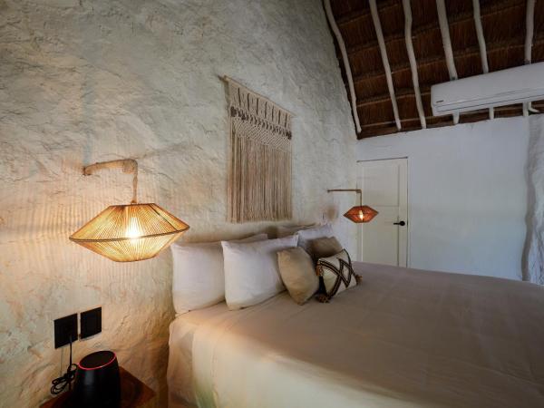 Roc Luxe Tulum : photo 10 de la chambre chambre double deluxe - vue latérale sur mer