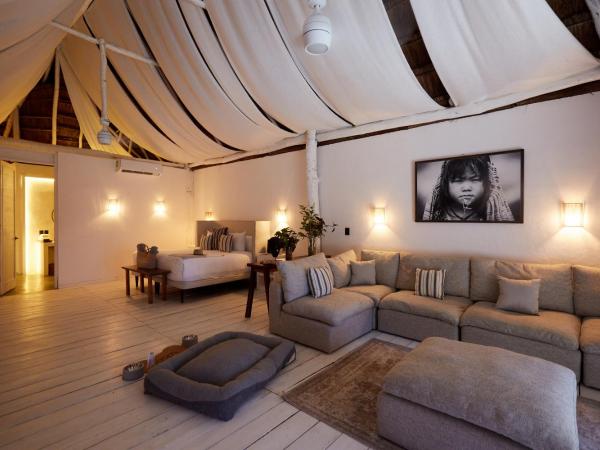 Roc Luxe Tulum : photo 8 de la chambre suite lit king-size - vue sur mer