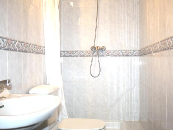 AB Pension Granada : photo 10 de la chambre chambre simple