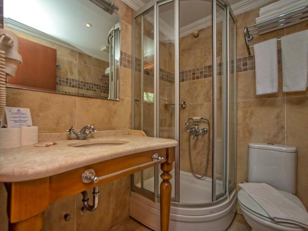 Argos Hotel : photo 5 de la chambre chambre triple - vue sur ville
