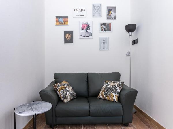 Living G Room : photo 7 de la chambre chambre double avec terrasse