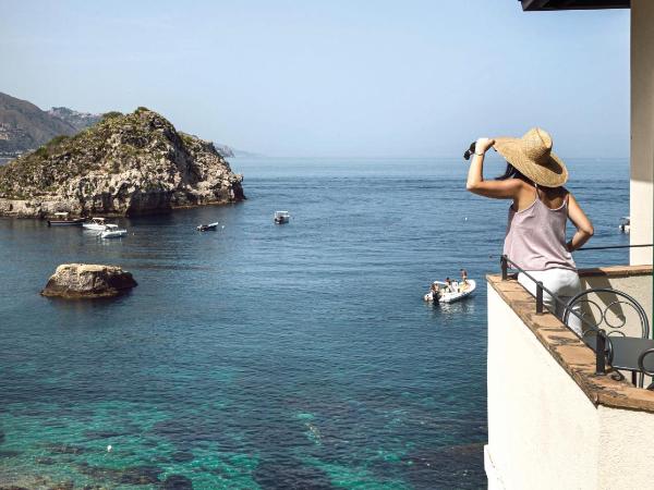 Villa Sant'Andrea, A Belmond Hotel, Taormina Mare : photo 4 de la chambre suite de luxe avec balcon - vue sur mer