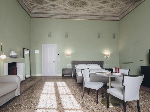 Gregorini Bingham Art Luxury Suites : photo 2 de la chambre suite familiale