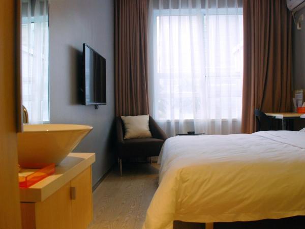 Colour Inn - She Kou Branch : photo 2 de la chambre chambre lit queen-size deluxe