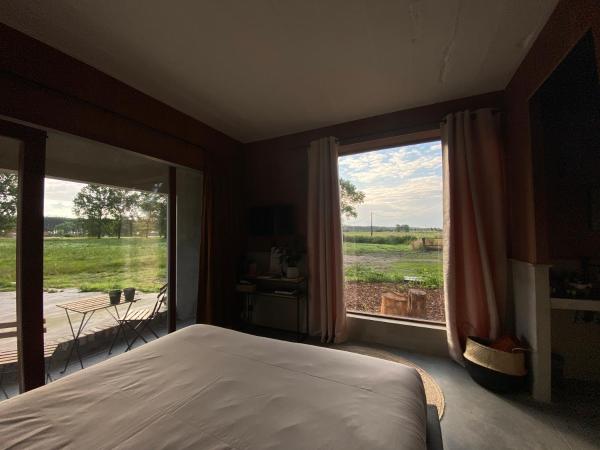 BBruT : photo 8 de la chambre chambre double - vue sur jardin