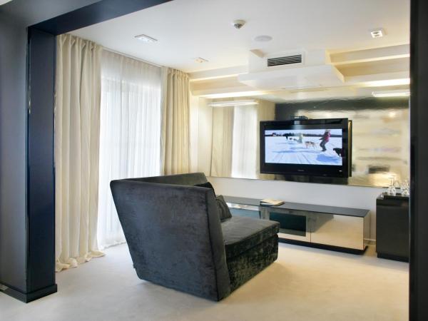 Damianii Luxury Boutique Hotel & Spa : photo 4 de la chambre suite exécutive avec terrasse et baignoire spa - vue sur mer