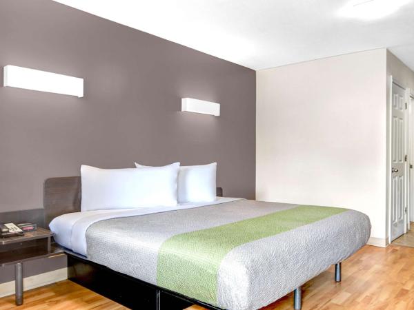 Studio 6-Atlanta, GA - Chamblee : photo 2 de la chambre chambre lit king-size - non-fumeurs