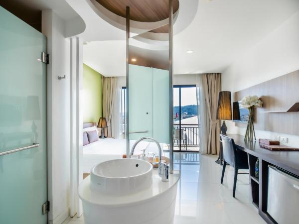 The Pago Design Hotel Phuket-SHA Plus : photo 1 de la chambre chambre double deluxe