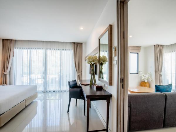 The Pago Design Hotel Phuket-SHA Plus : photo 1 de la chambre suite