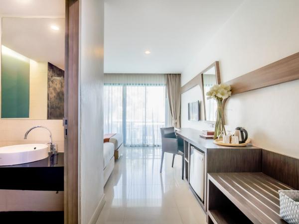 The Pago Design Hotel Phuket-SHA Plus : photo 1 de la chambre chambre lits jumeaux deluxe