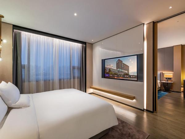 Novotel Tianjin Drum Tower : photo 2 de la chambre suite deluxe avec 2 lits king-size