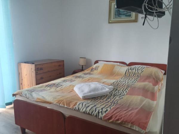 Dom Wczasowy Oliwia : photo 10 de la chambre chambre double avec salle de bains privative