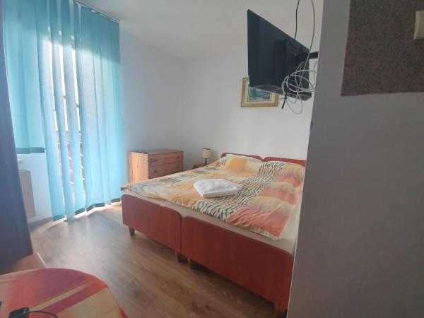 Dom Wczasowy Oliwia : photo 9 de la chambre chambre double avec salle de bains privative