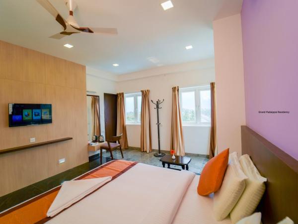Grand Padappai Residency : photo 10 de la chambre chambre double deluxe avec balcon