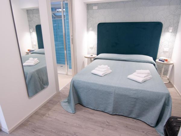 HOTEL ADRIA BEACH : photo 2 de la chambre petite chambre double