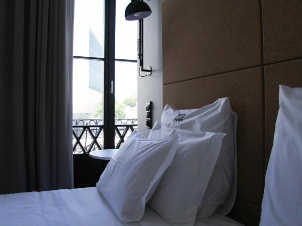 Porto Music Guest House : photo 7 de la chambre chambre de luxe avec balcon - vue sur ville