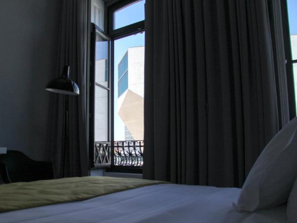 Porto Music Guest House : photo 8 de la chambre chambre de luxe avec balcon - vue sur ville