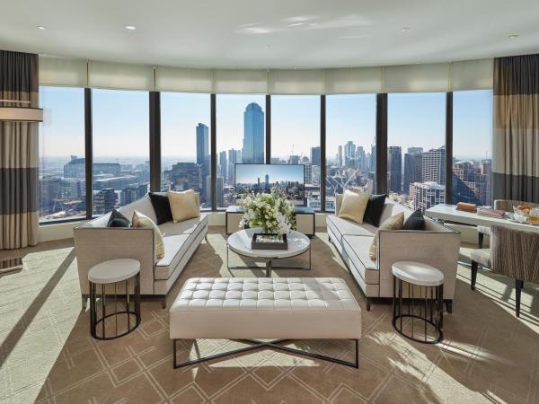 Crown Towers Melbourne : photo 5 de la chambre suite premier avec accès au salon-club 