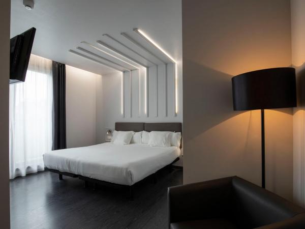 Hotel Lux Santiago : photo 10 de la chambre chambre double ou lits jumeaux
