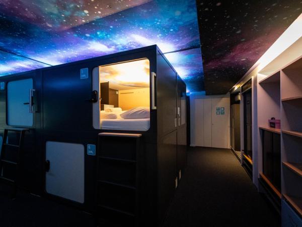 Capsule Hotel - theLAB : photo 3 de la chambre capsule suisse