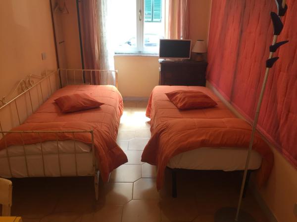 6 Keys : photo 10 de la chambre chambre simple avec salle de bains privative