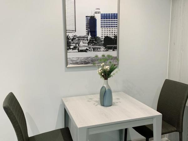 The Quarter Ari by UHG : photo 8 de la chambre suite lit king-size avec balcon