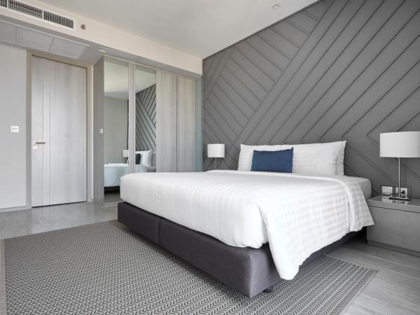 The Quarter Ari by UHG : photo 6 de la chambre suite lit king-size avec balcon