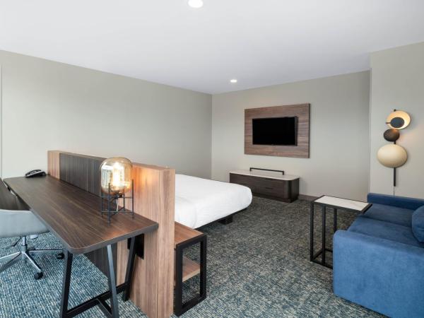La Quinta Inn & Suites by Wyndham Nashville Downtown Stadium : photo 3 de la chambre suite studio d'angle lit king-size - non-fumeurs