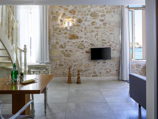 Thalassa Boutique Hotel : photo 5 de la chambre suite en duplex - vue latérale sur mer