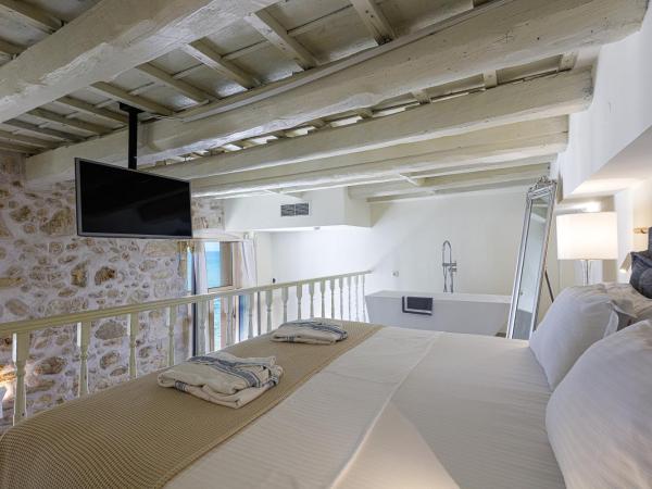 Thalassa Boutique Hotel : photo 1 de la chambre suite en duplex - vue latérale sur mer