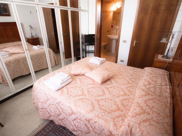 Alla Villa Liberty Bed & Breakfast : photo 2 de la chambre chambre double