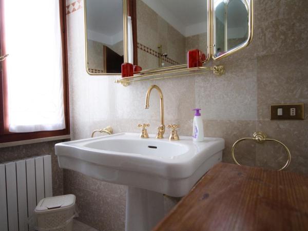 Alla Villa Liberty Bed & Breakfast : photo 6 de la chambre chambre lits jumeaux