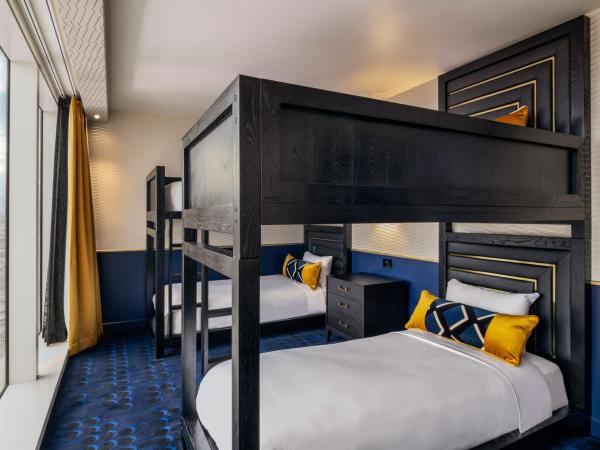 Circa Resort & Casino - Adults Only : photo 3 de la chambre hébergement avec lit superposé