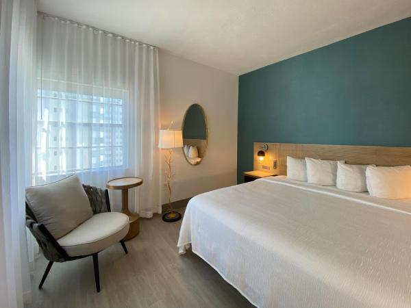 Marseilles Beachfront Hotel : photo 7 de la chambre chambre lit king-size classique