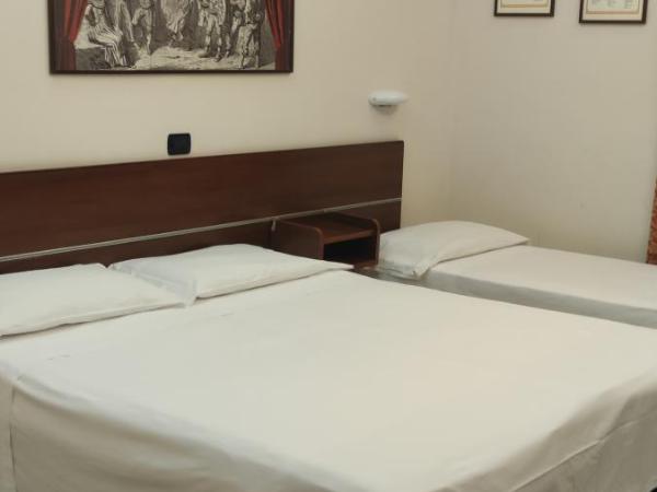 Hotel Luna Rossa : photo 9 de la chambre chambre triple