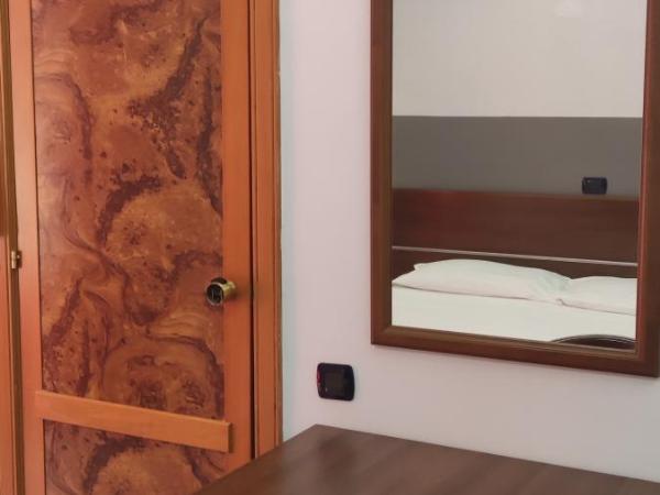 Hotel Luna Rossa : photo 9 de la chambre chambre double ou lits jumeaux