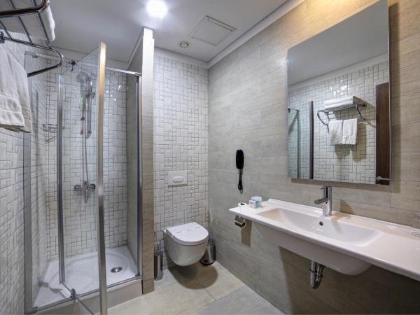 Plus Hotel Bostanci Atasehir : photo 5 de la chambre chambre double ou lits jumeaux