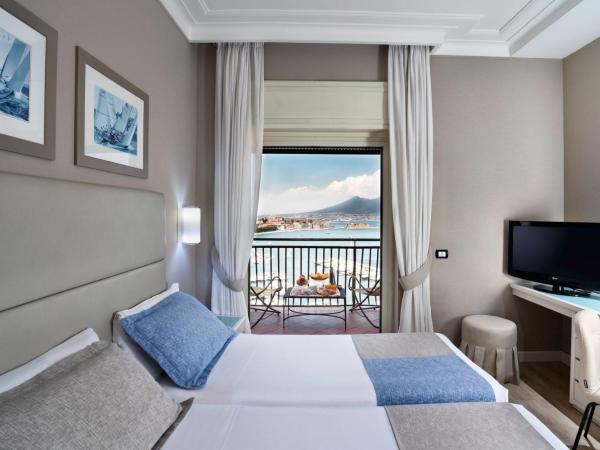 BW Signature Collection Hotel Paradiso : photo 8 de la chambre chambre lit queen-size avec balcon - vue sur mer