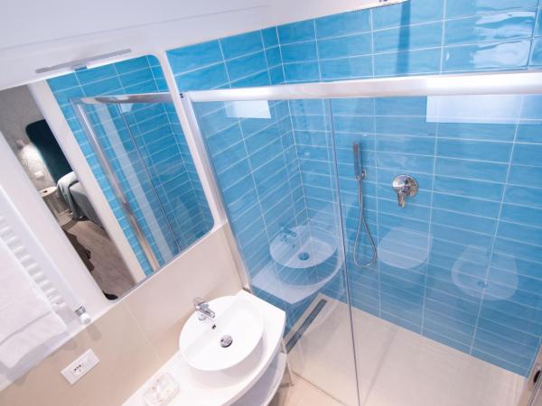 HOTEL ADRIA BEACH : photo 5 de la chambre chambre quadruple classique