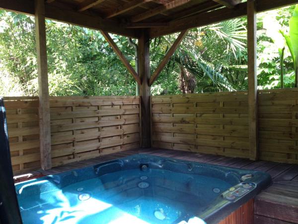 Manoir Du Parc (Adults only) : photo 3 de la chambre gîte avec jacuzzi privé - bâtiment indépendant