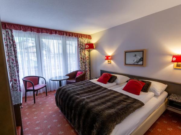 Chalet-Hotel Beau-Site : photo 2 de la chambre chambre double ou lits jumeaux avec balcon