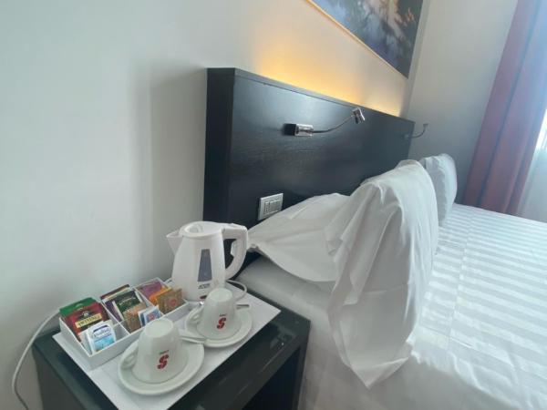 Card International Hotel : photo 9 de la chambre chambre double supérieure