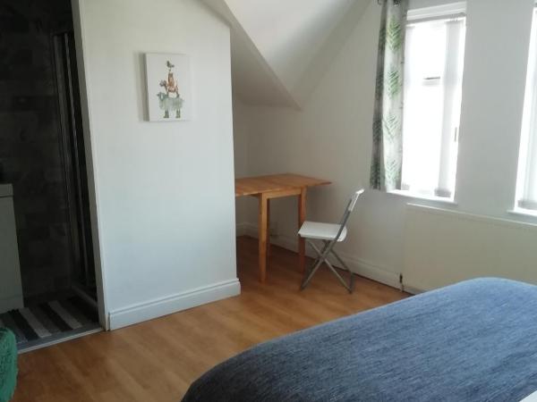 Big Yellow Door in Queens Quarter : photo 3 de la chambre chambre double avec salle de bains privative