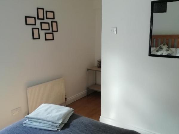 Big Yellow Door in Queens Quarter : photo 3 de la chambre chambre double avec salle de bains commune