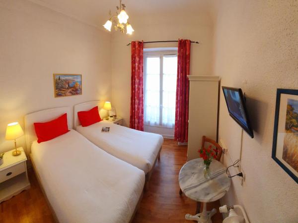 Hôtel Richelieu : photo 2 de la chambre chambre lits jumeaux