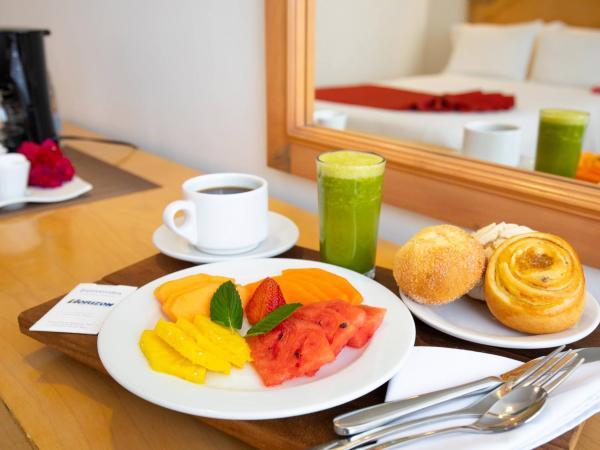 Hotel Horizon & Convention Center : photo 10 de la chambre chambre lit king-size deluxe