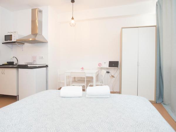 Porto Automatic : photo 6 de la chambre chambre double avec salle de bains privative