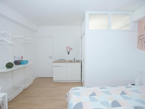 Porto Automatic : photo 7 de la chambre chambre double avec salle de bains privative