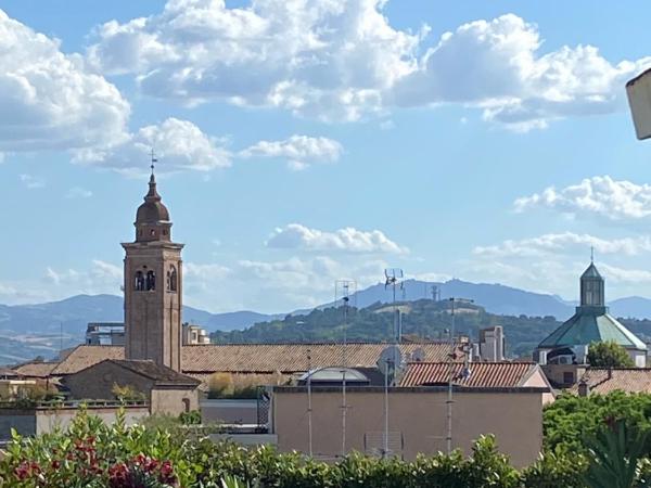 Card International Hotel : photo 2 de la chambre suite de luxe avec baignoire spa