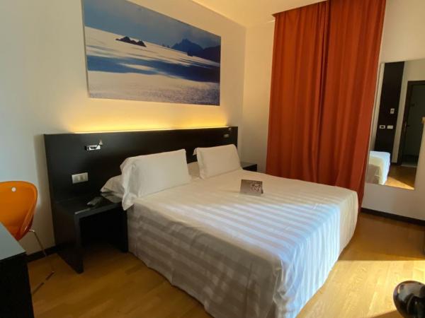 Card International Hotel : photo 2 de la chambre chambre double